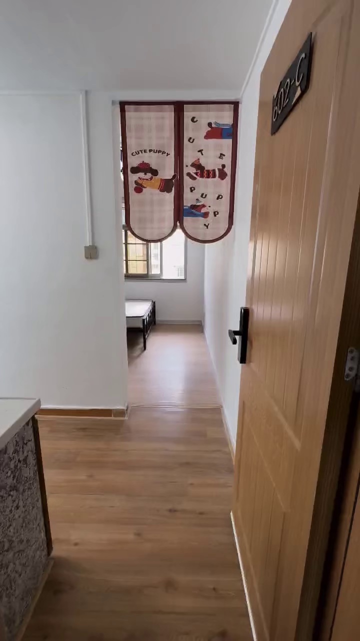 石鼓地铁口 小区大单间2640月