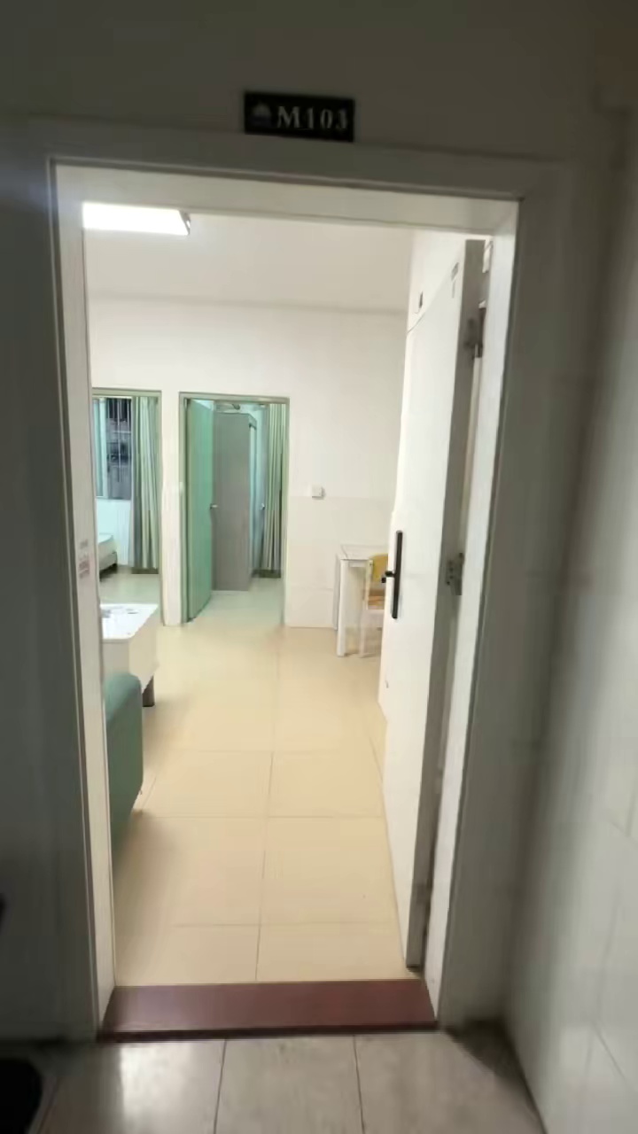近港深国际 镇乾大厦 上油松 电梯两房 2180包管理