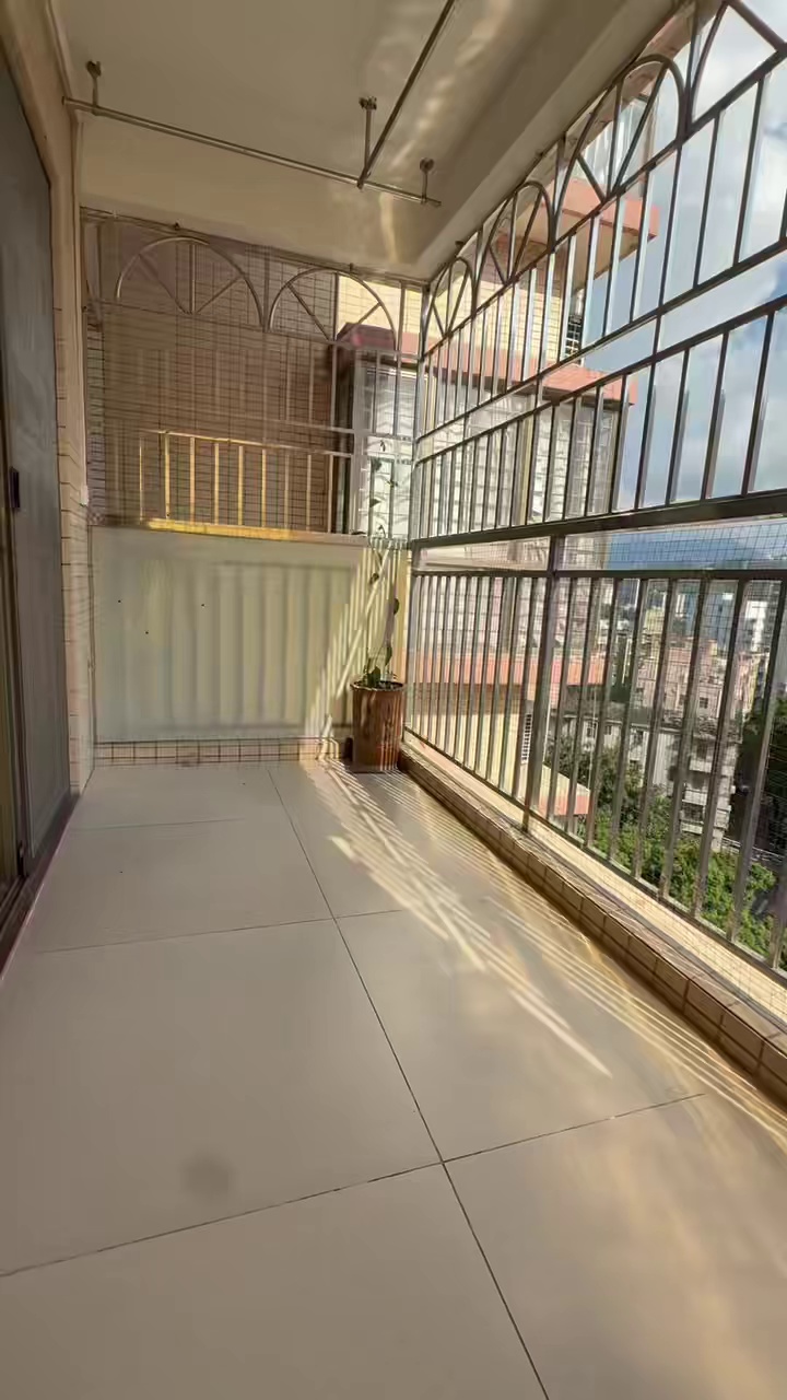 »三房两厅出租 南洋花园朝南外景三房3000/月