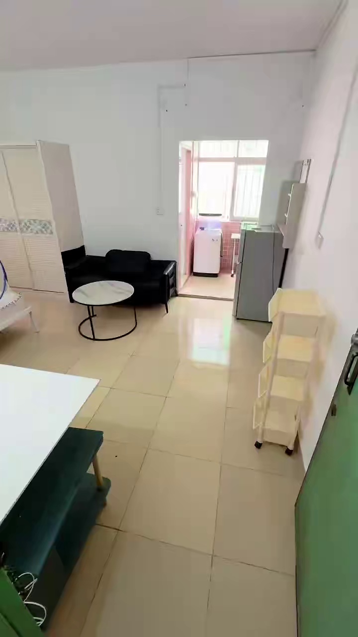 前海路边超大单间
