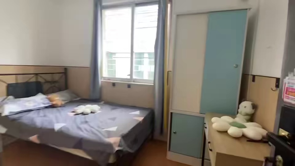 【华南 华路 中八院 厨卫2房1厅】 租金:3880 配置:空调 热水器 床 衣柜 地址:福星北7楼02C 适住:华南北，飞扬，1.7.11号线