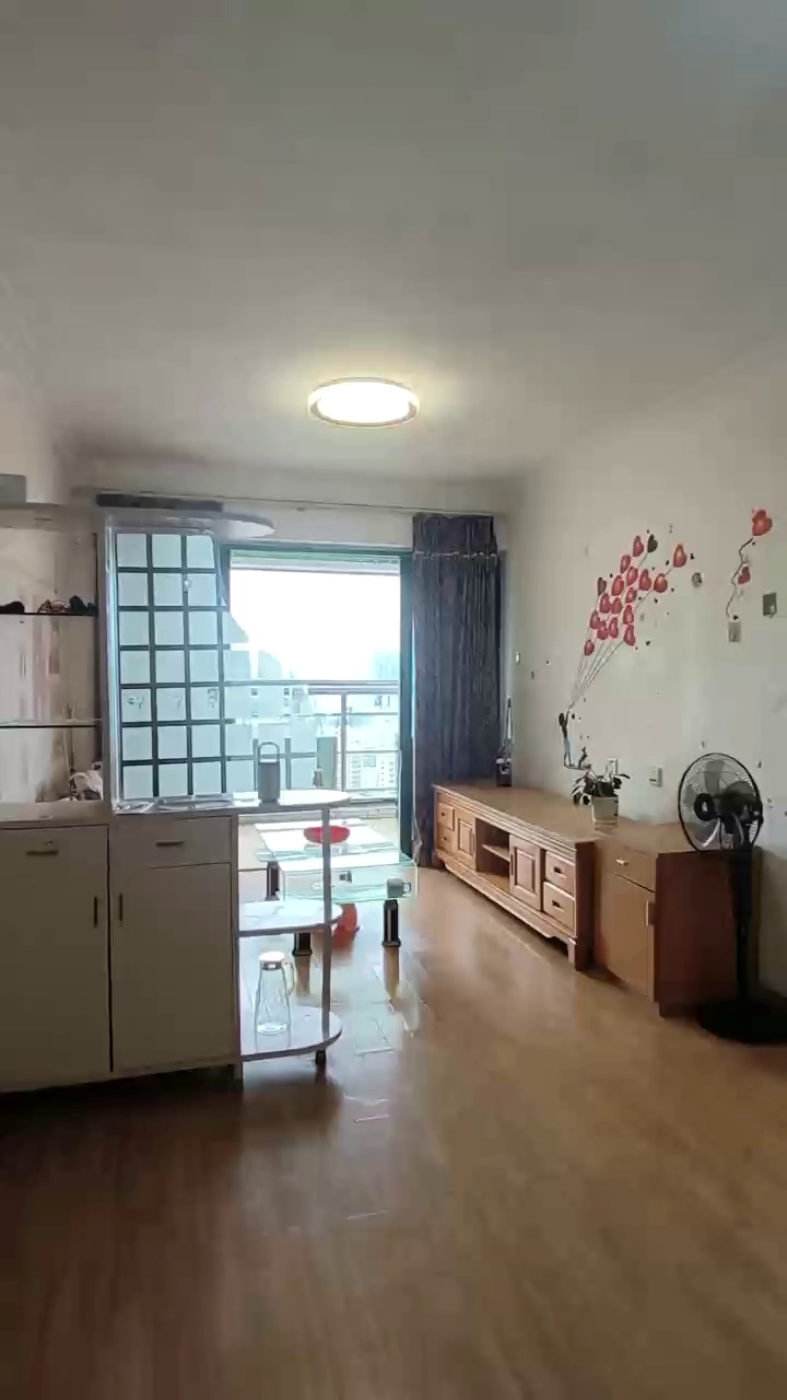 展滔，万众城，牛栏前，两房一厅，4100