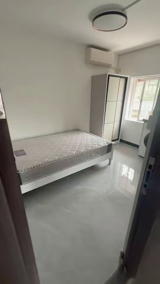 5号线荔湾 小区花园精装单间 户型方正好 1780