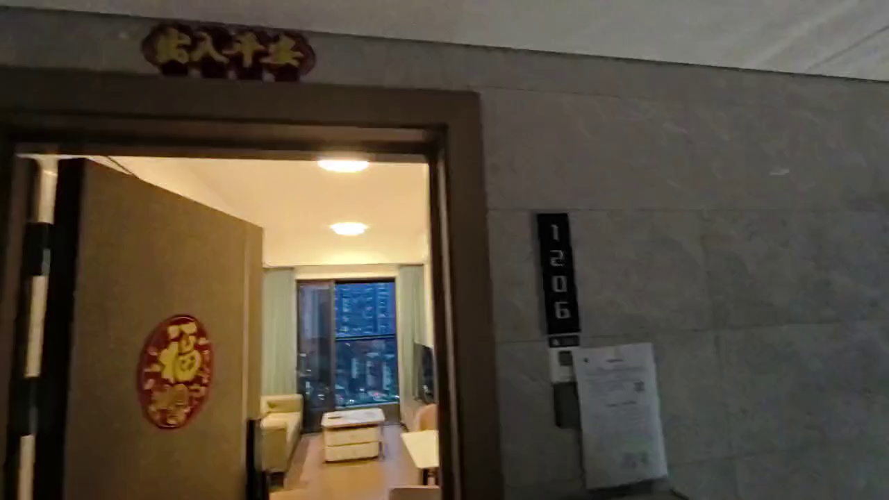 白石龙地铁站，小区，万科和颂轩，精装修两房一厅带阳台，租6380/月