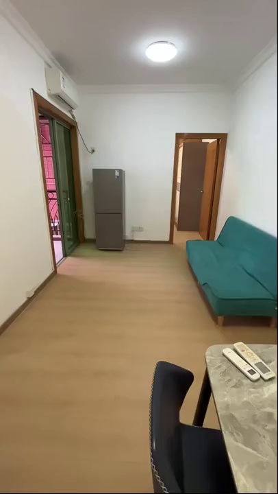 红岭园岭地铁旁，金园花园两房厅出阳台，租金4500+随时看