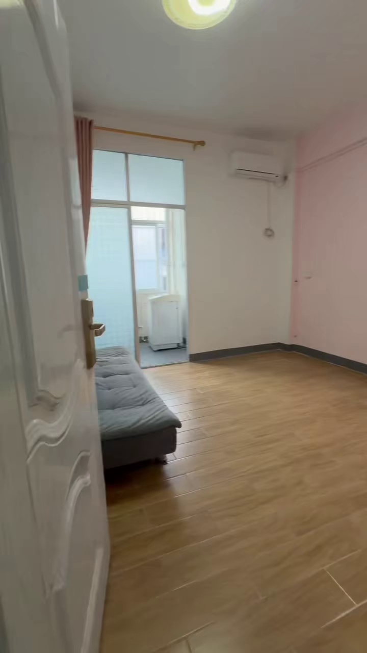 麻磡电梯一房一厅2180