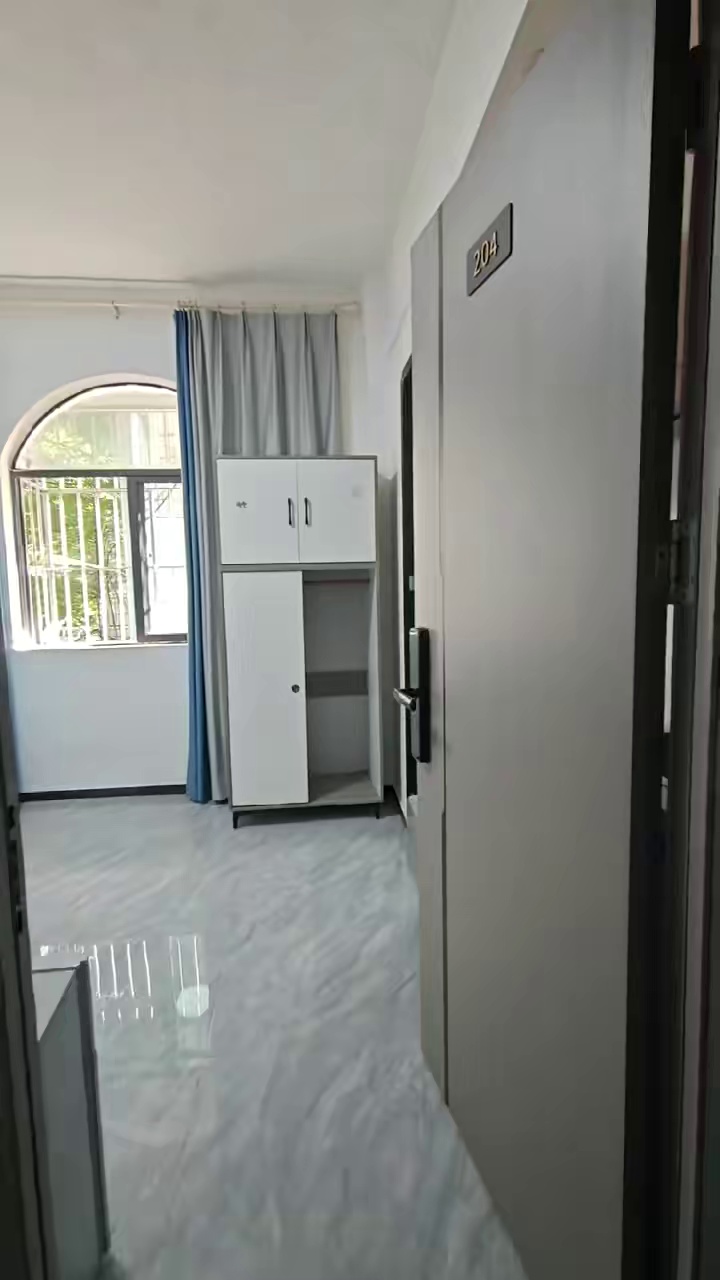 展滔 牛栏前 万众城 单间 1380