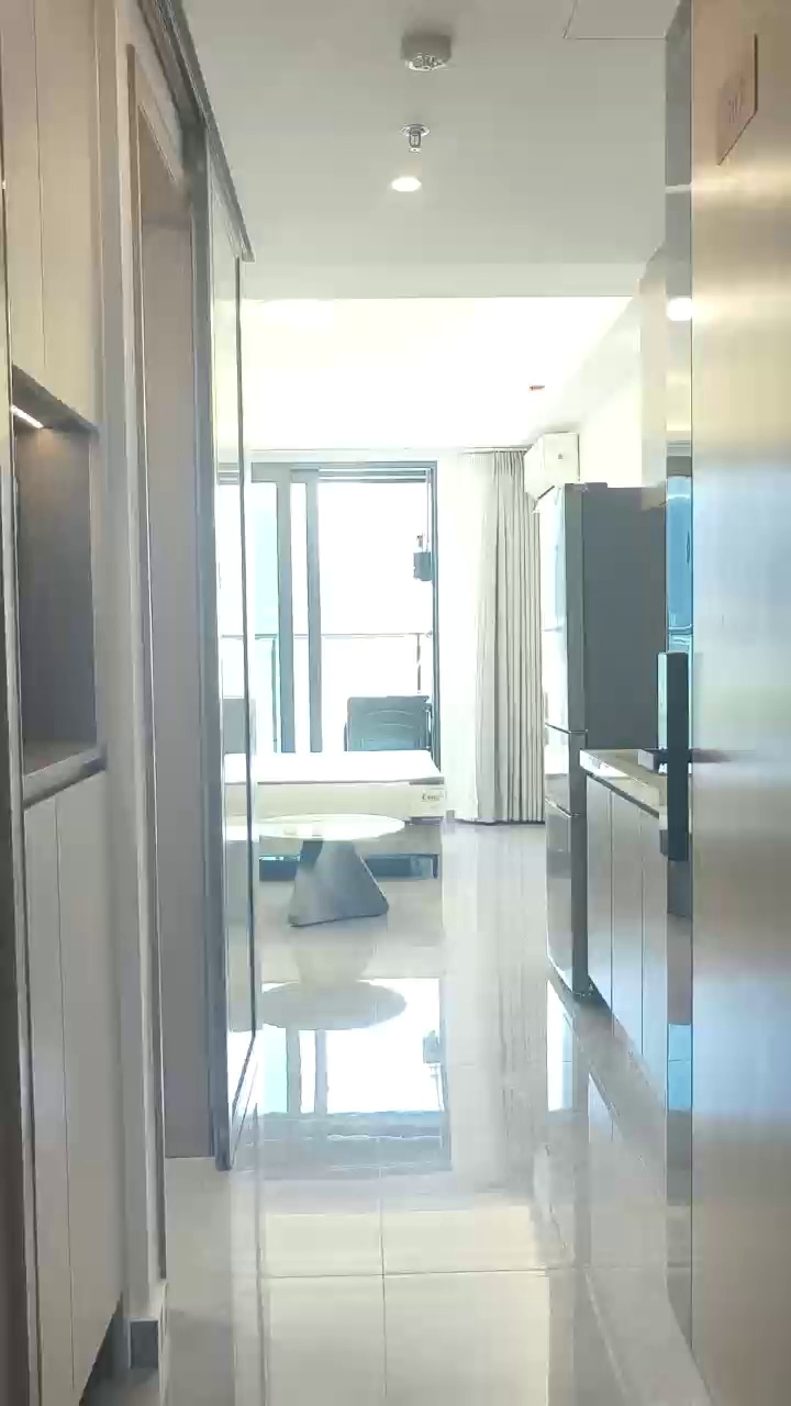 上梅林，京基宸悦府，精装阳台单间，目前停车免费