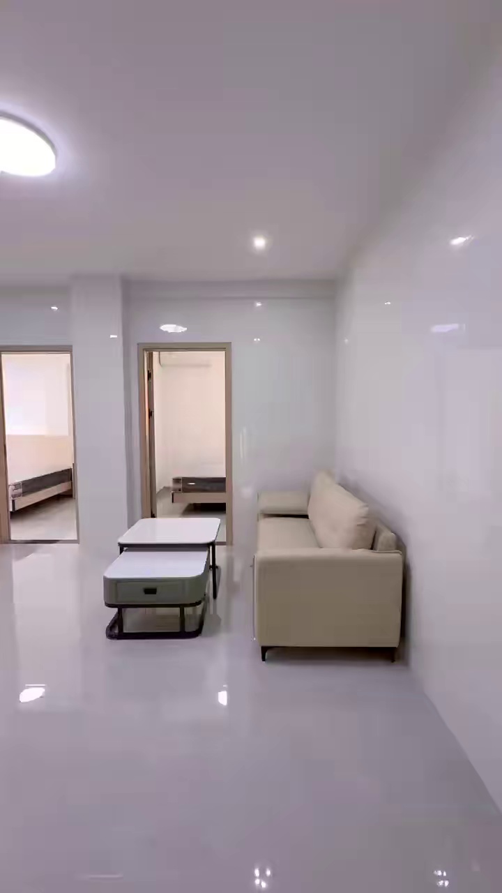 出租 河滨花园两房一厅 楼梯房 2800/月 随时看房