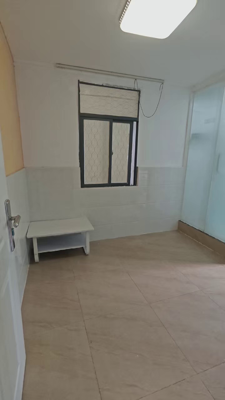 同乐南地铁站，阳光一房一厅2000