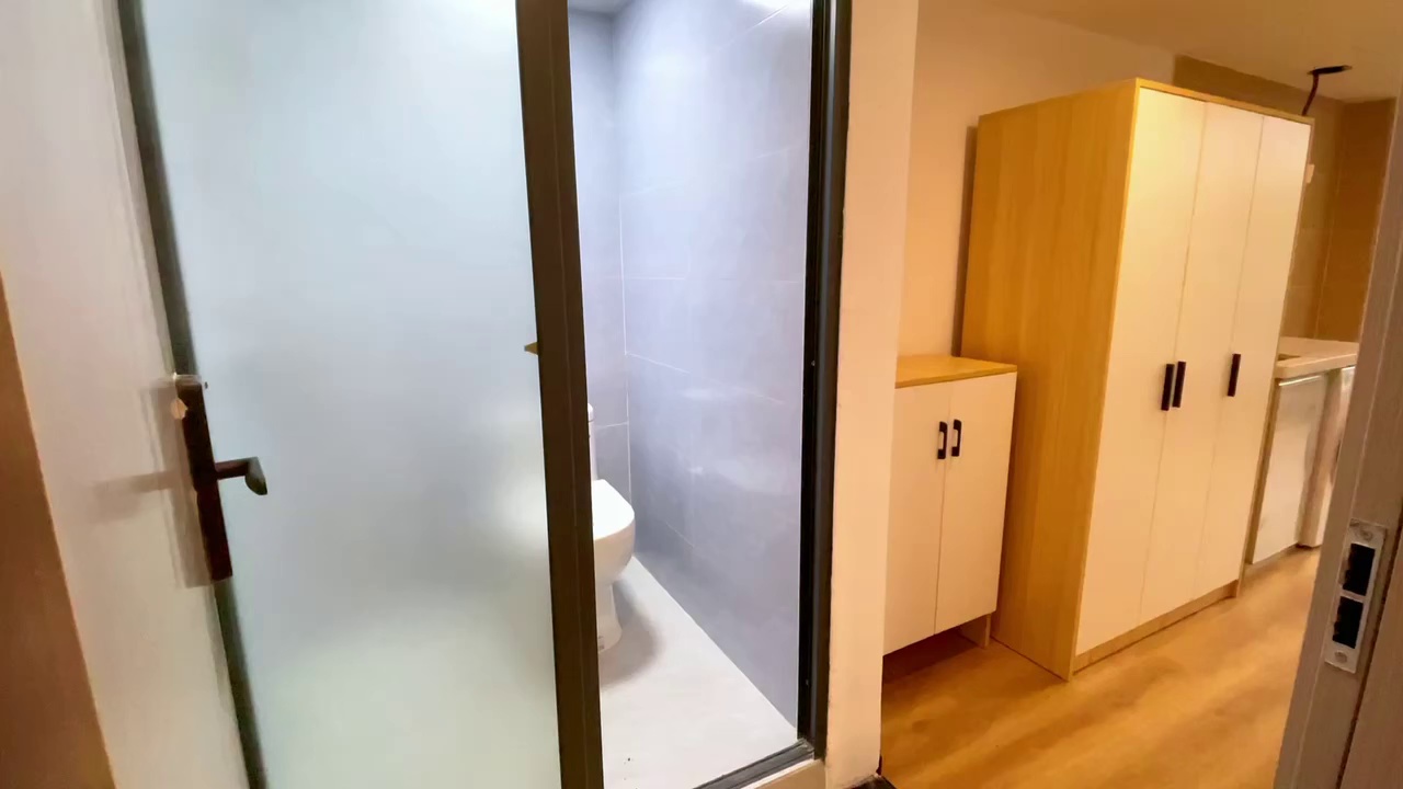 新安公园地铁大单间2800