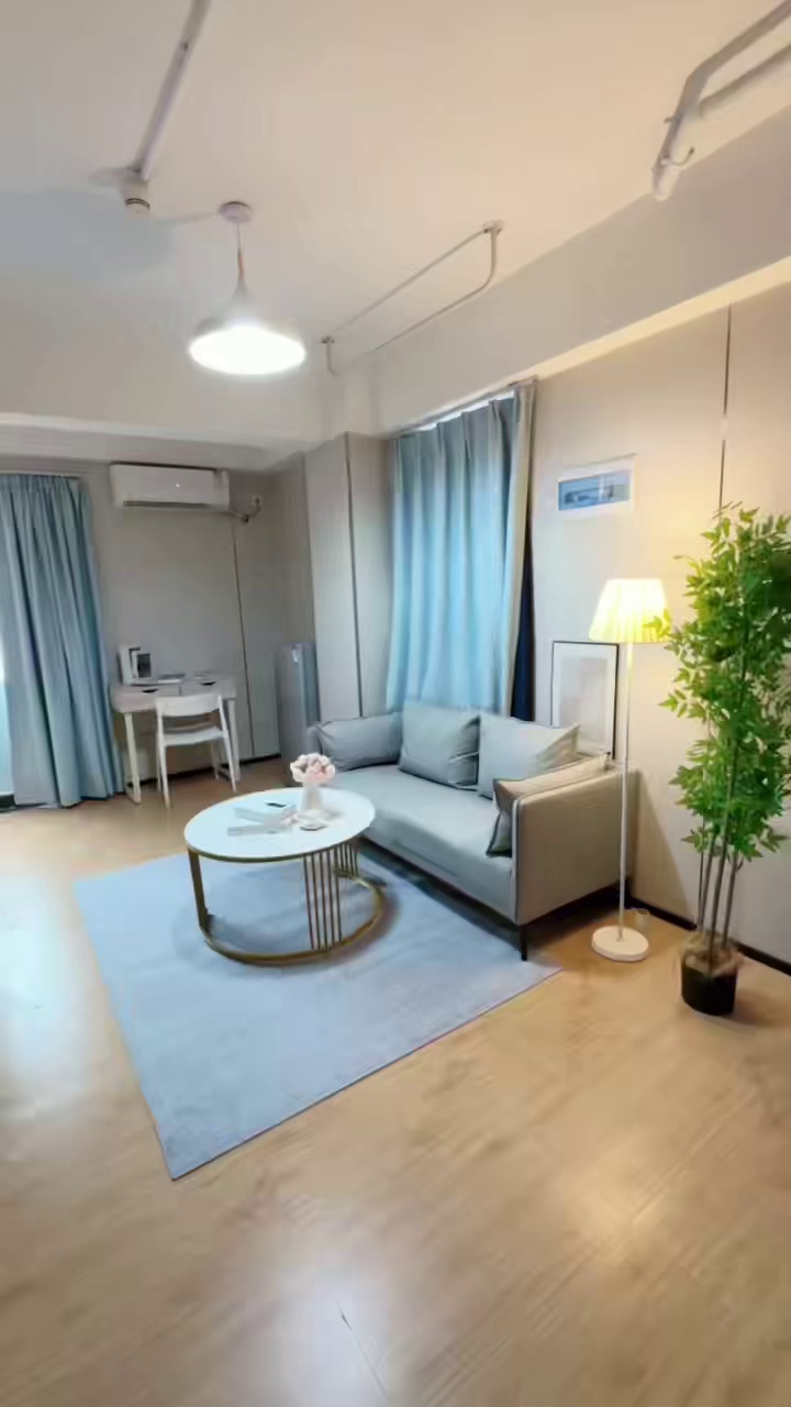 龙华地铁站 郭吓新村一房一厅2100