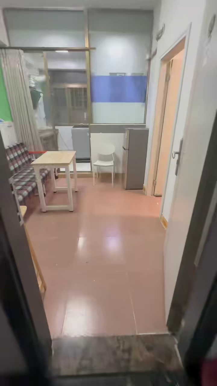 上辇新村电梯一房一厅，910