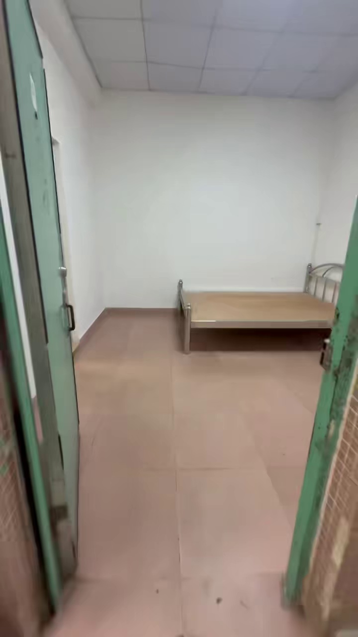 下辇新村一楼单间，550