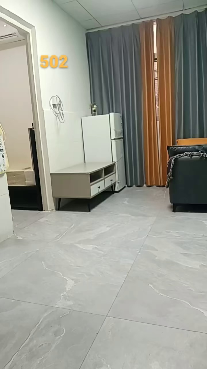 共和两房一厅1600