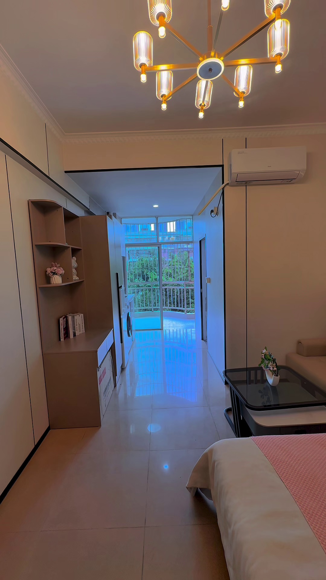 新生地铁站 阳台大单间 1280 超大阳台，精装好房