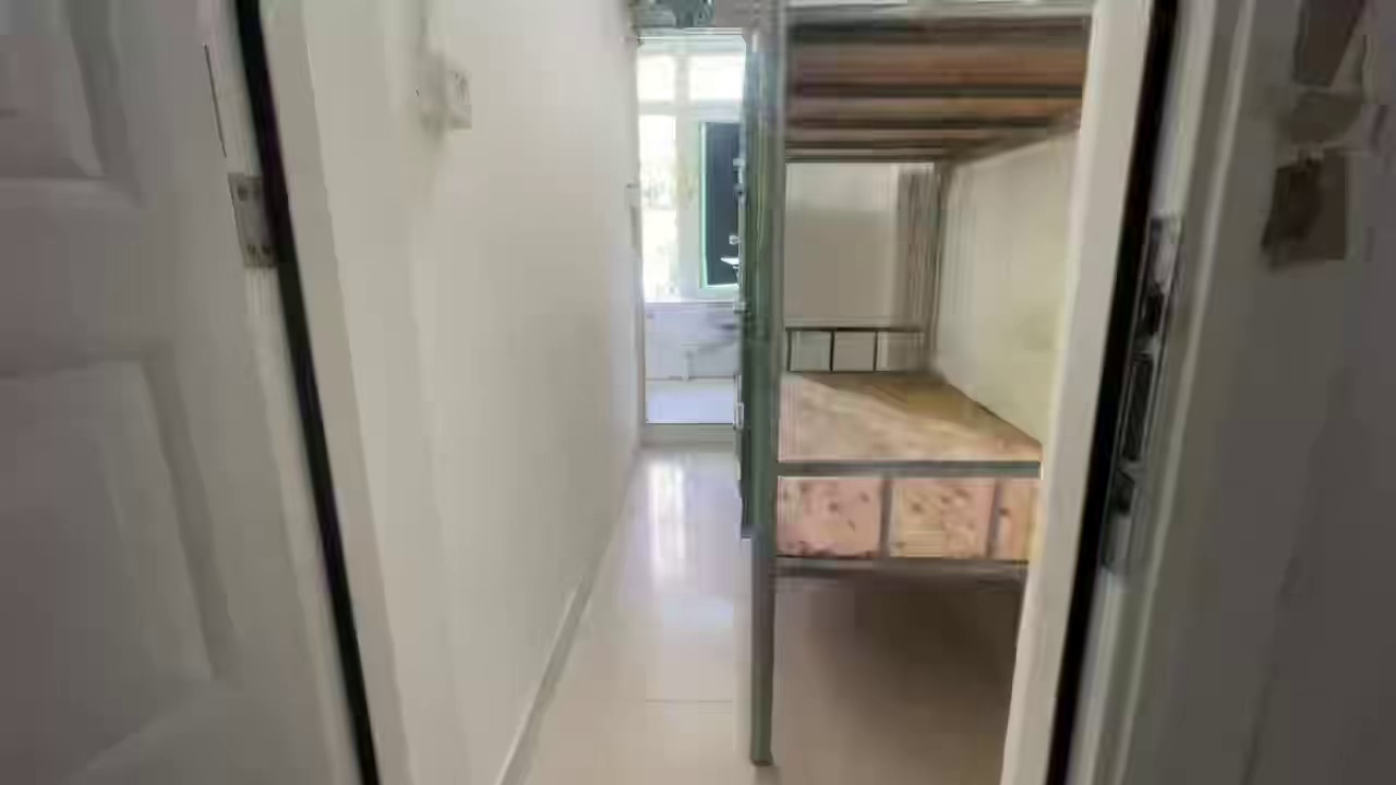 【华北 华新 电子 茂业 远望 独卫单间】 家具:齐全 租金1280 地址:华新村3楼 适住:华北，电子，远望，3.7号线