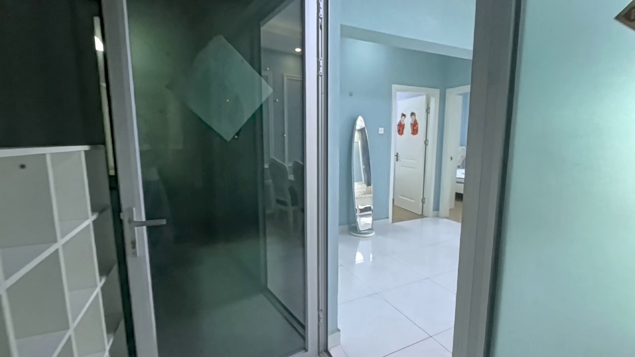 石厦花园72²大两房出租， 租金8500，看房方便