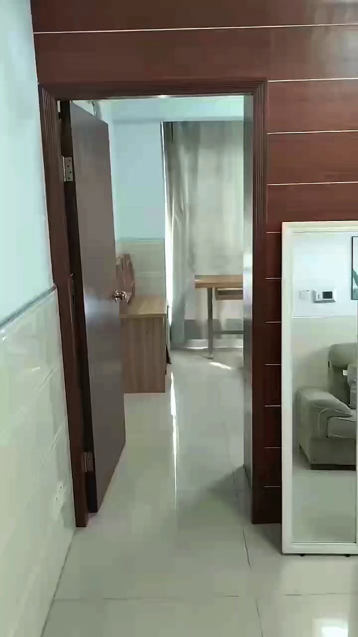 华美居一房一厅家私齐全出租