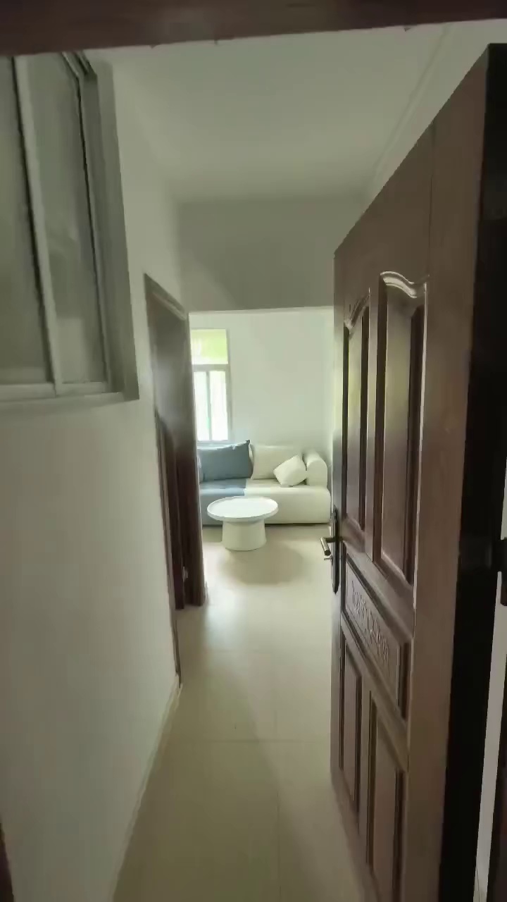 三联一房一厅1600