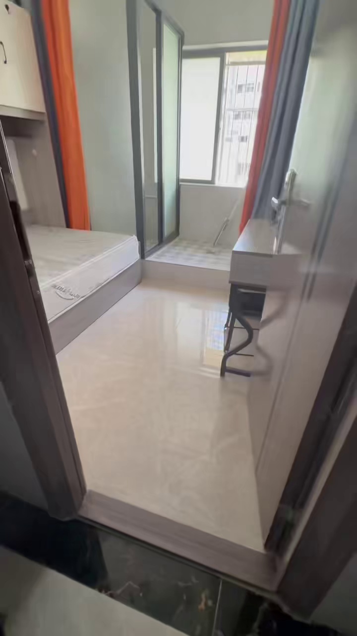 深大南地铁站，阳光单间2600