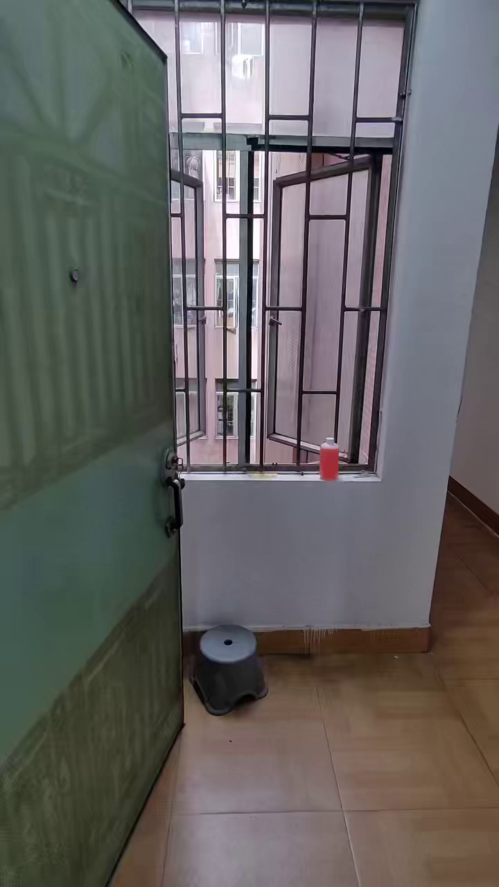 石鼓地铁站，二房3500