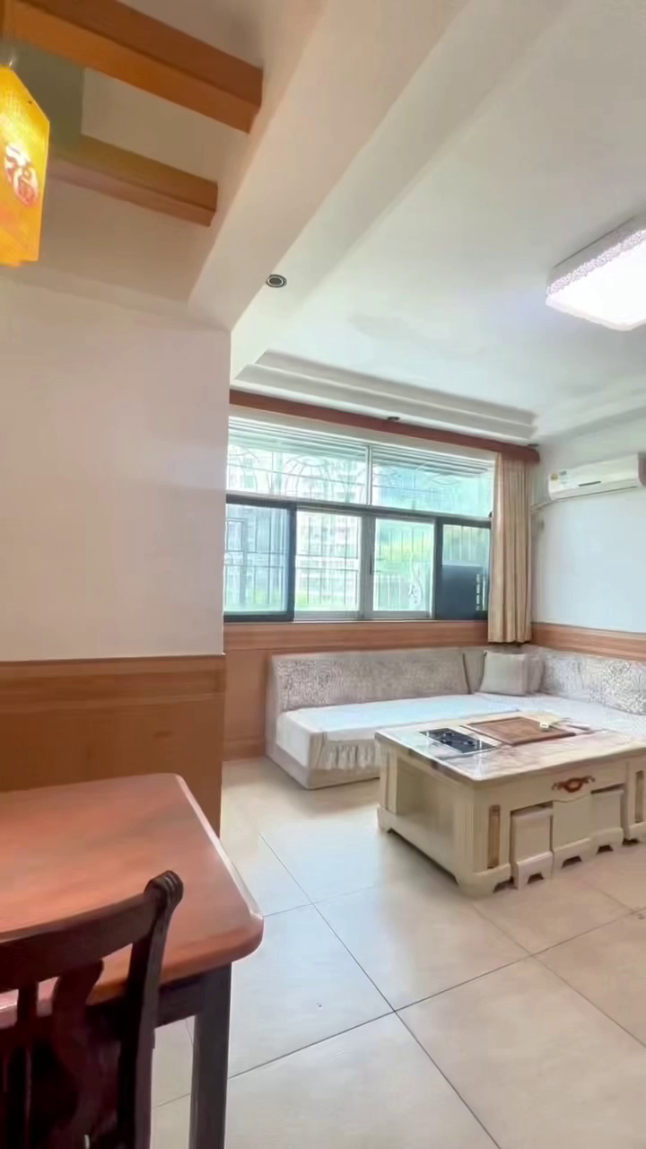 樟树布，普小区，4房出租，2600