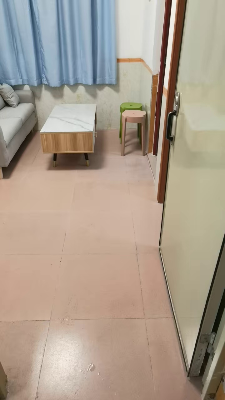 华龙新村69栋601一房一厅已空，租1700，家私家电配齐