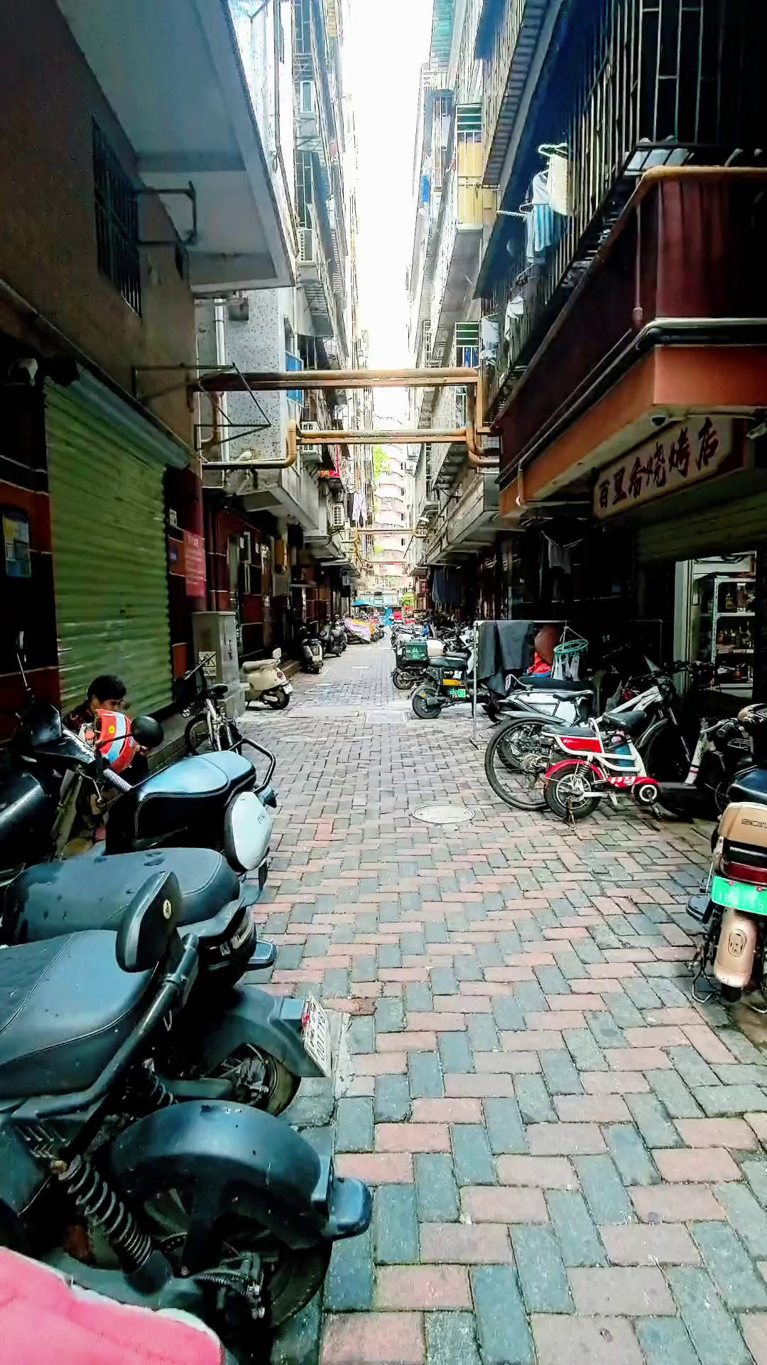招租:祠堂村1房1厅，商住两用，有天燃气。整租3680/月，民水民电，有燃气。不可做餐饮。