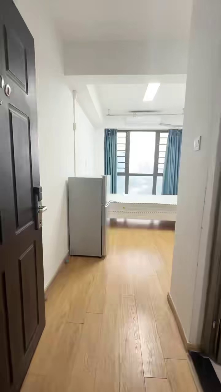 深大南地铁站，电梯阳光单间3600