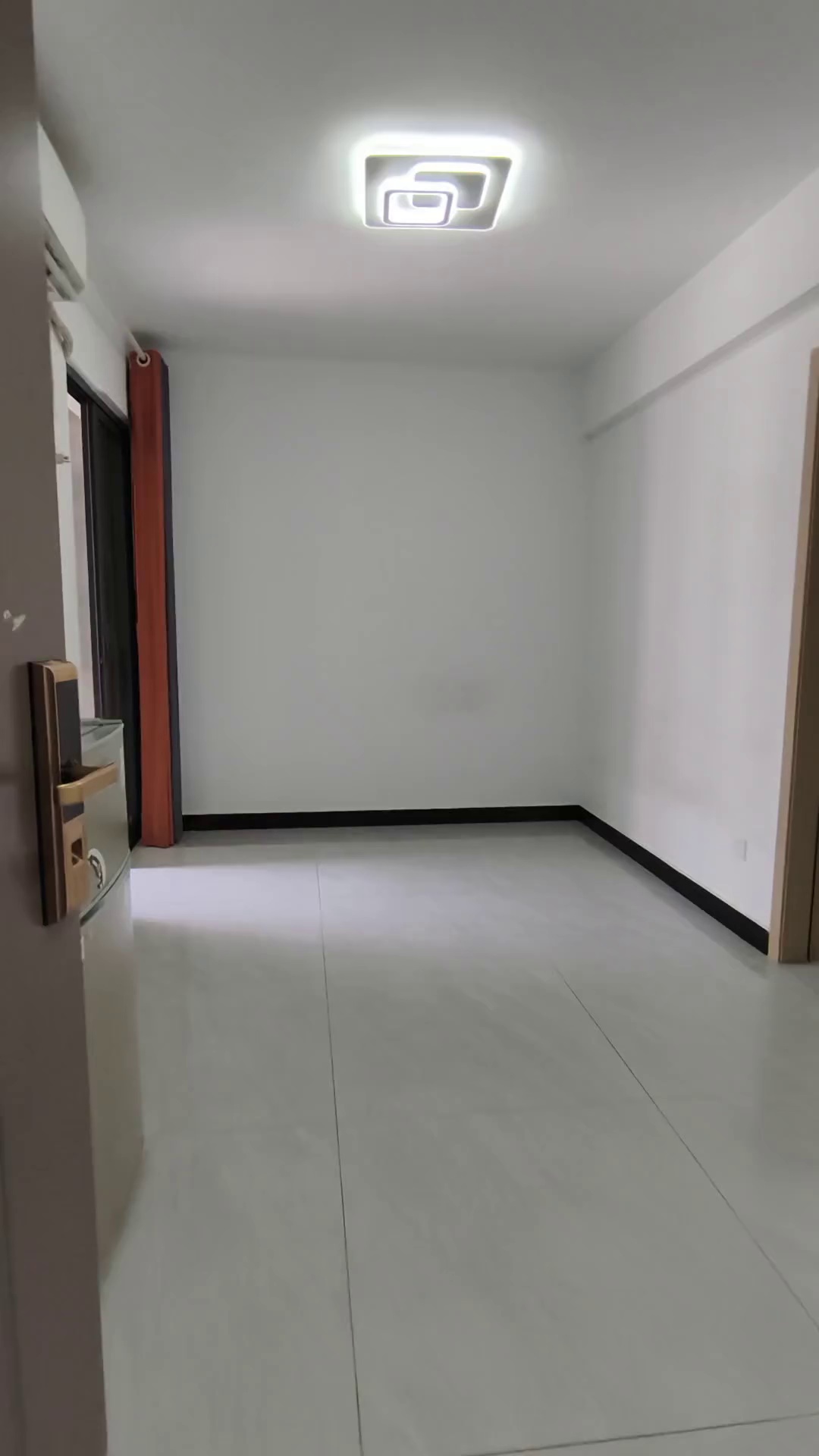 石鼓地铁站，一房一厅带阳台3900