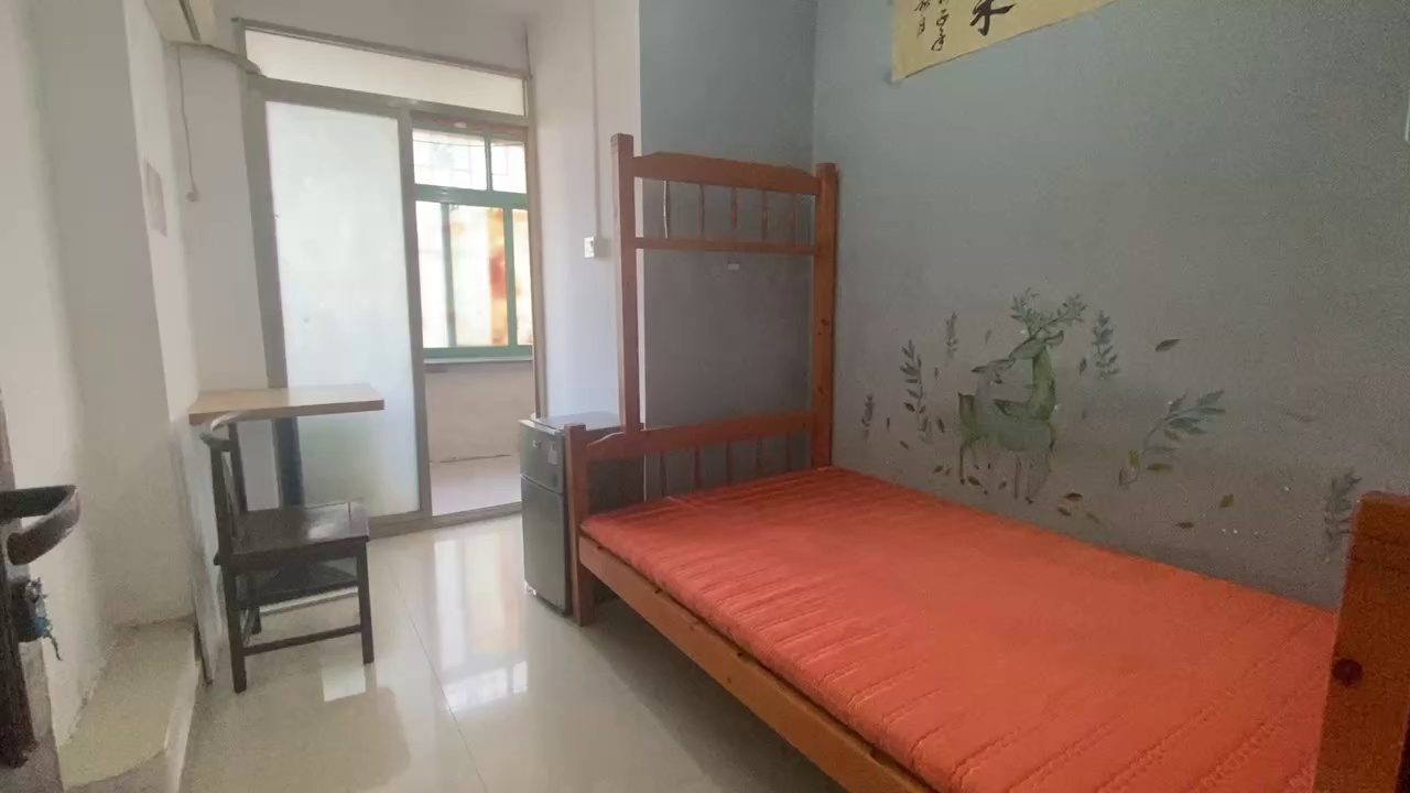 10.14到期【南园路 飞扬 赛格 爱华 1房1厅】 租金:2980 家具:看房了解 地址:下步庙北区7楼 适住:华南北，南园路，7.11号线