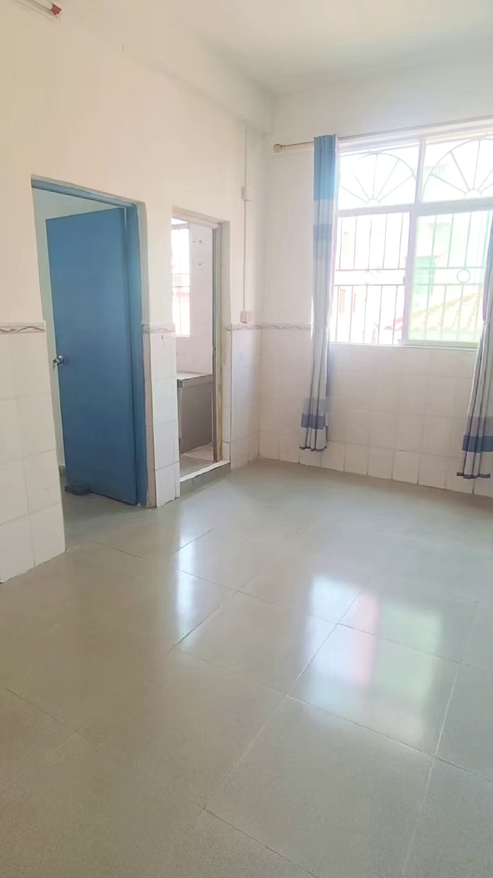 衙边一房一厅1200 通燃气 带阳台