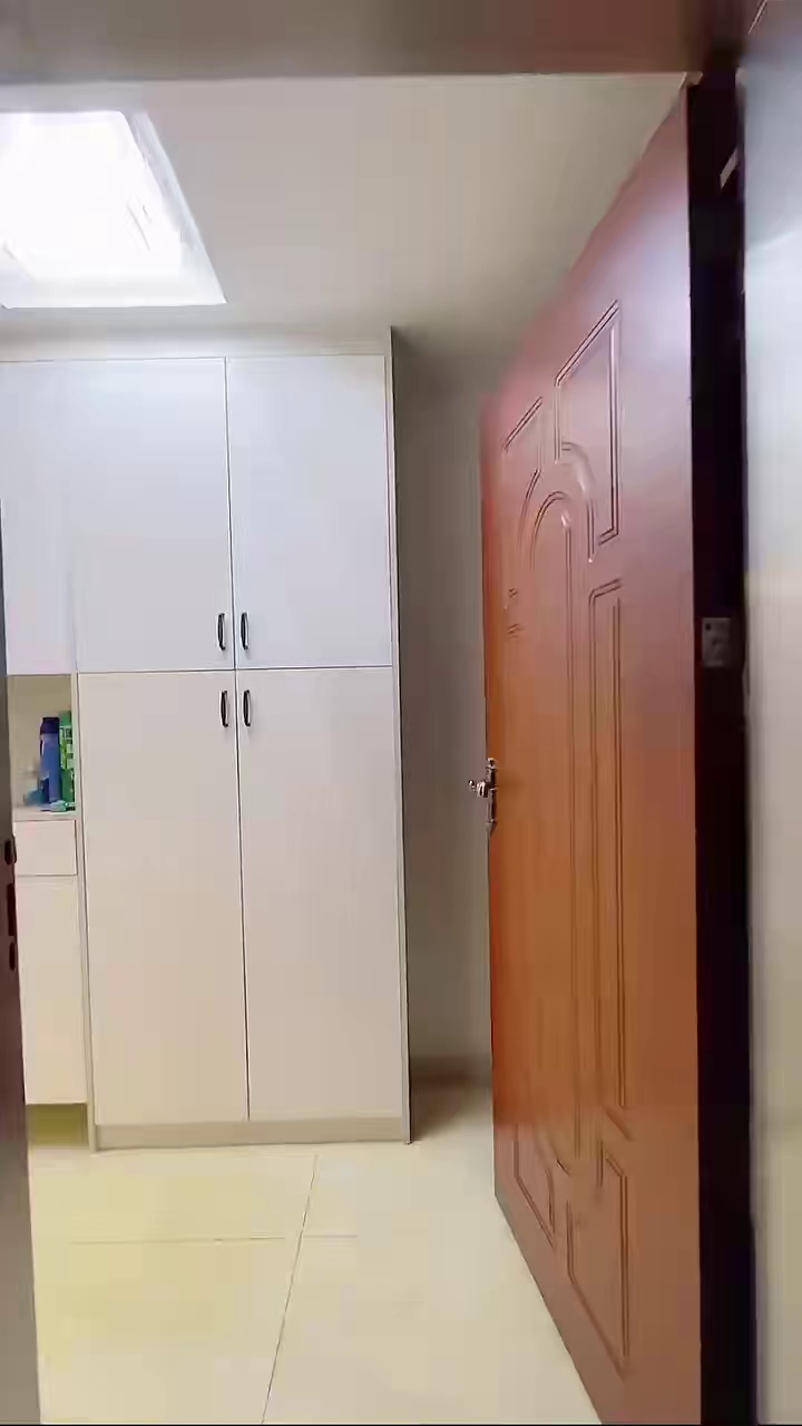 御康华庭 2+1房 租金3600/月 预约看房