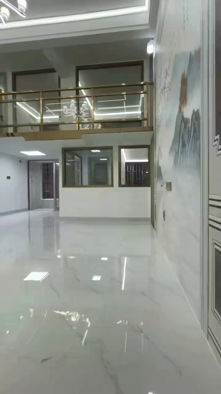 下水径新村西 电梯四楼 复式全新装修三房两厅，租2800，原租客月底退房，下个月一号入住，可提前预定，看房提前预约