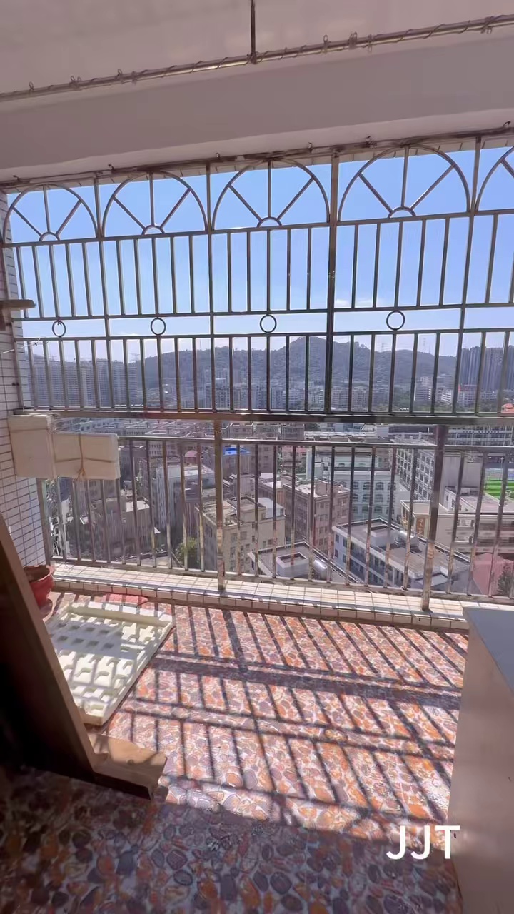 »三房两厅出租 南洋花园朝南外景高层三房3100/月