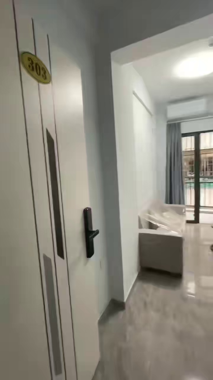 三联一房一厅1800