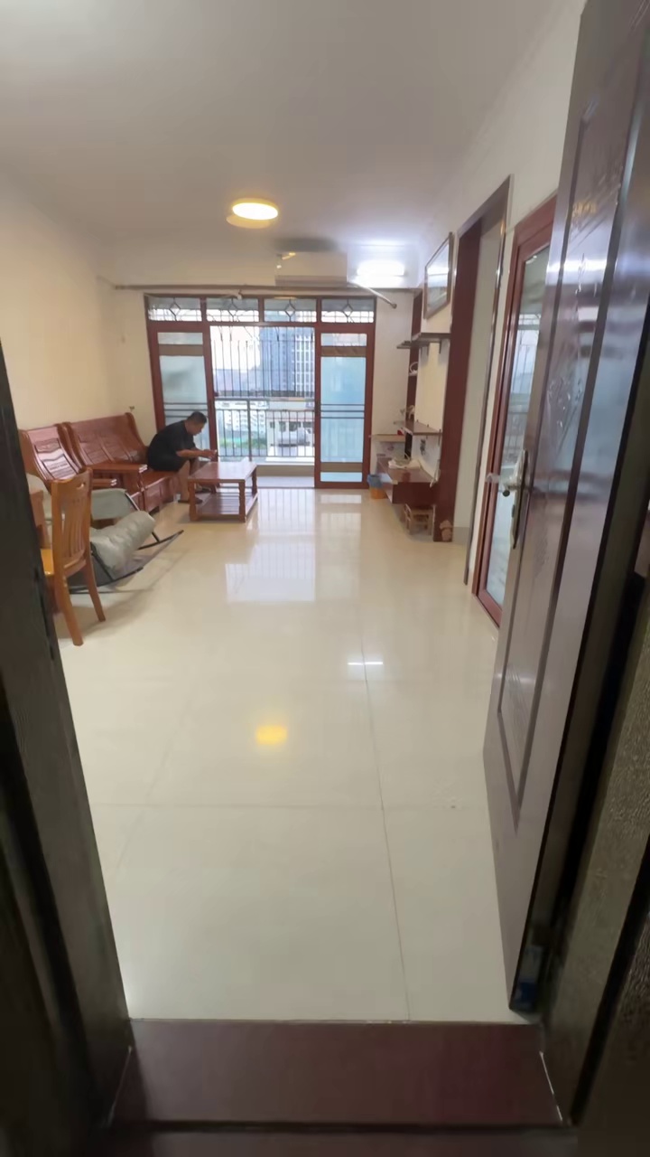 大浪街道黄麻埔，三房一厅两个厕所，3300