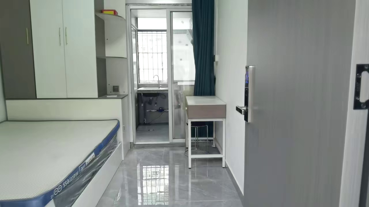 【华北 电子市场 茂业 厨卫单间】 租金:2400 家具:空调，热水器，床，洗衣机 地址:嘉年大院4楼03 适住:华北，茂业，君尚，2号线