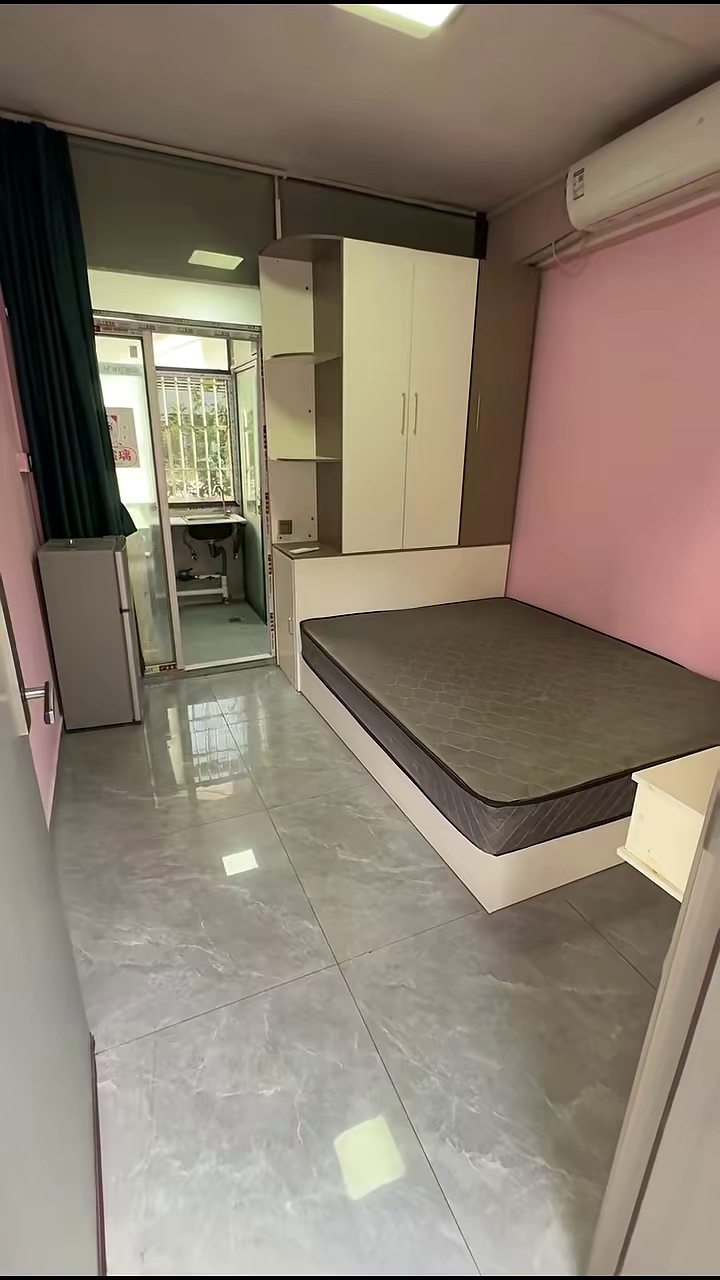 【华北 电子市场 茂业 厨卫单间】 租金:2400 家具:空调，热水器，床，洗衣机 地址:嘉年大院2楼13 适住:华北，茂业，君尚，2号线