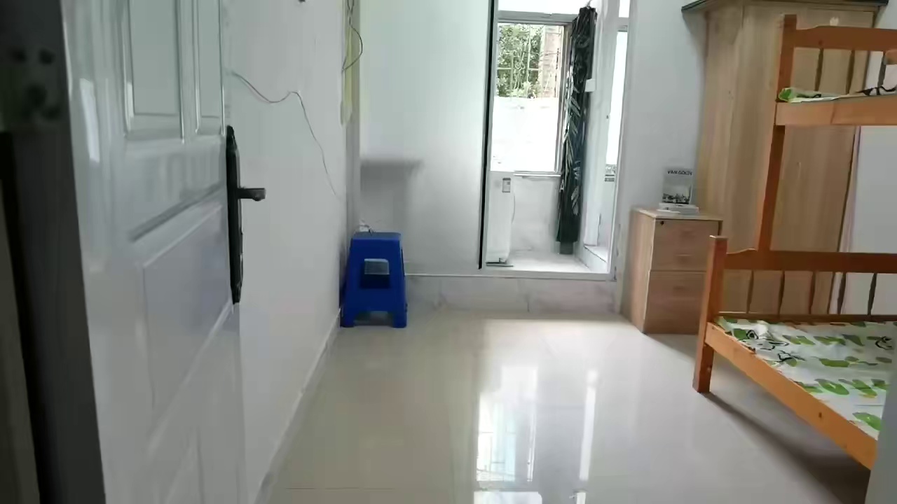 【华北 龙胜 赛格 明通 厨卫单间】 租金:2680 家具:空调，热水器，床，桌柜 地址:桑达新村4楼01C 适住:华北，燕南，科学馆，1号线