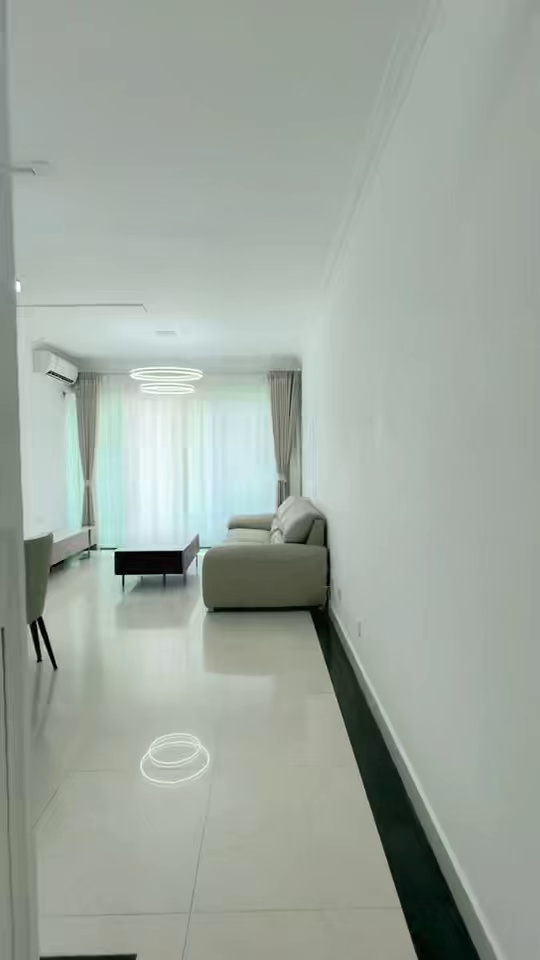 嘉宝田三房两卫带阳台，8300