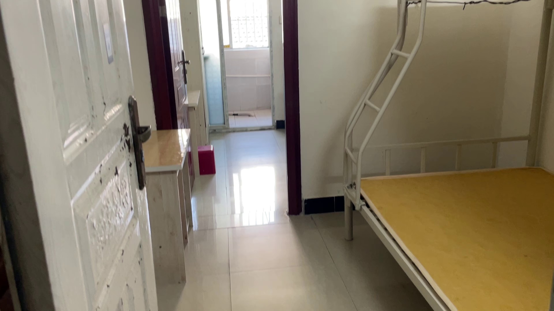 大学城 平山村一房一厅2300 可做宿舍