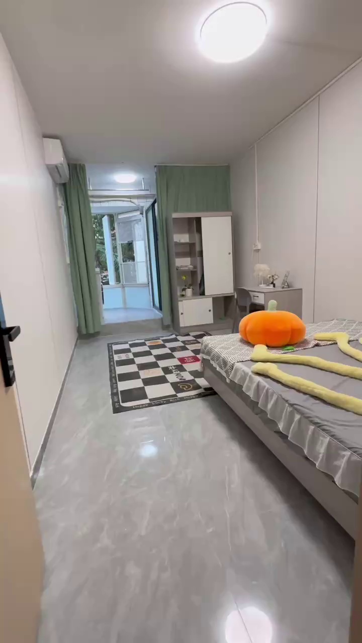 深大南地铁站，阳台大单间4100