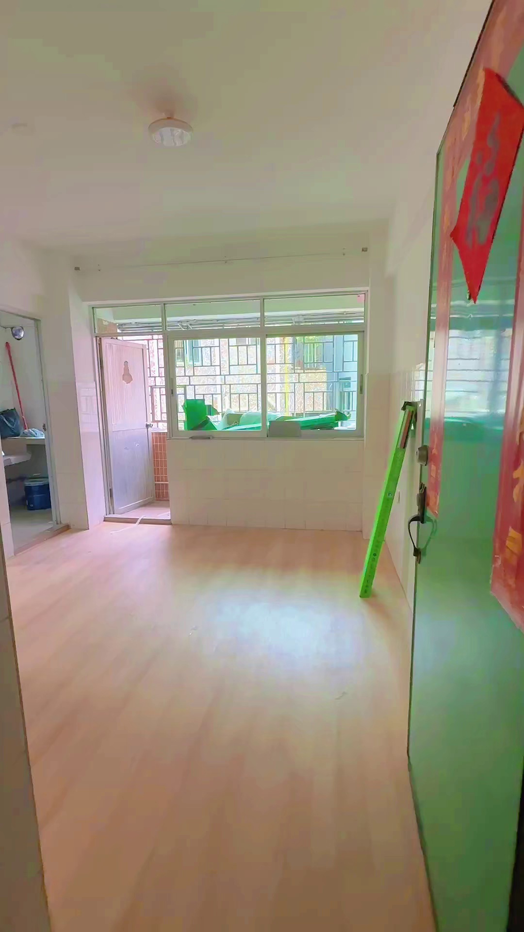 石厦东村一房一厅，带阳台，随时可入住