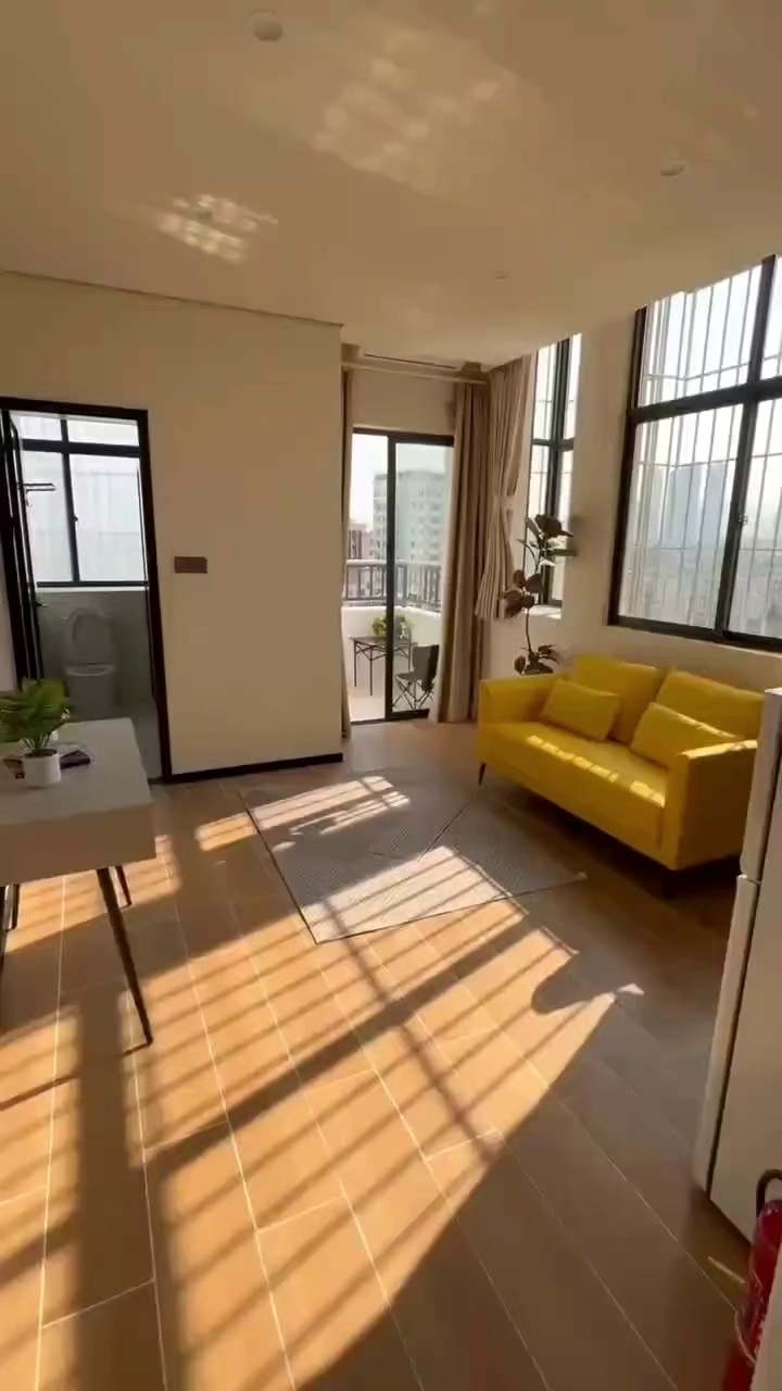 转租房源 地址：民治水尾新村（路边独栋） 户型:大一房一厅 租金：3580 包管理网络 合同剩余 7 个月