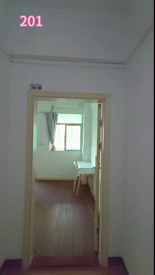 华为地铁站，马蹄山村电梯阳台一房一厅2380