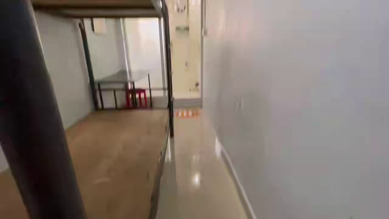 【华北 龙胜 赛格 明通 独卫单间】 租金:1500 家具:空调，热水器，床 地址:桑达新村4楼01H 适住:华北，燕南，科学馆，1号线