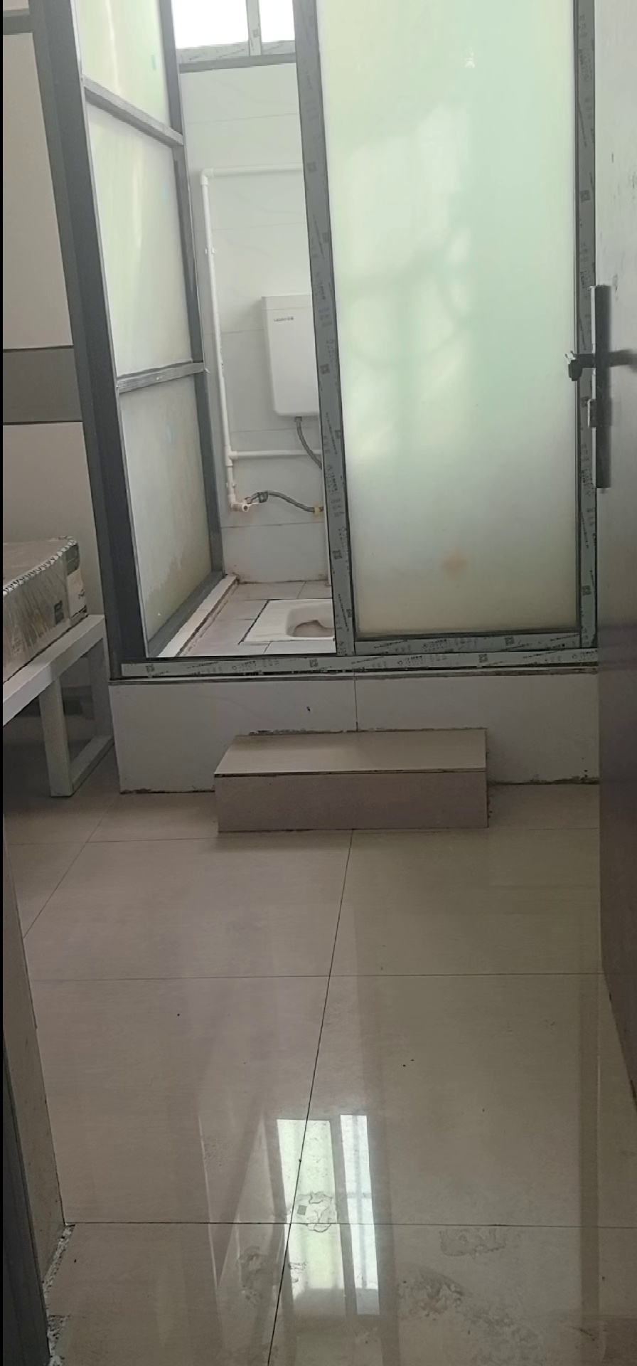 南约地铁站附近创业小单间 700