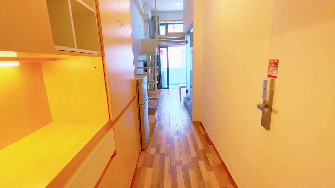 洪浪北上川双地铁站。上合花园小区旁不进村。大阳台复式 2680